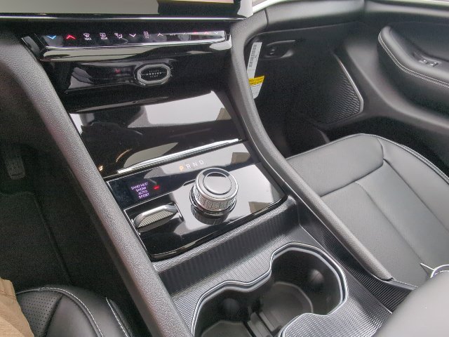 New 2027 Jeep Grand Cherokee Limited AWD/4WD image 18