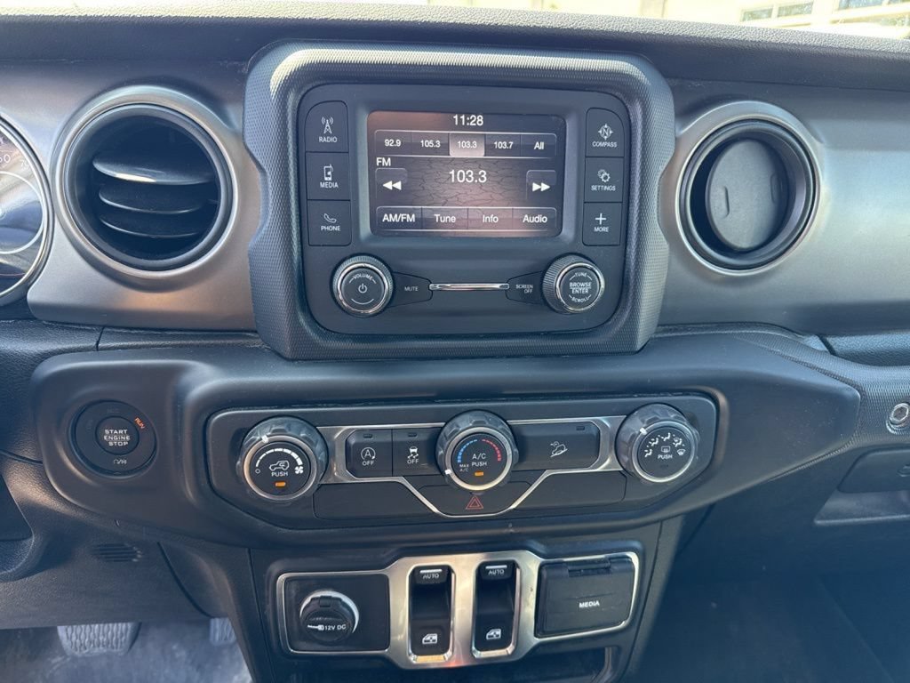 Used 2019 Jeep Wrangler Sport AWD/4WD image 16