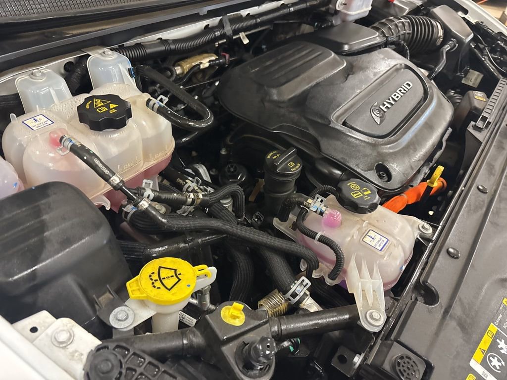 Used 2023 Chrysler Pacifica Touring-L image 39