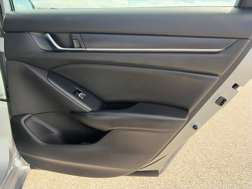 Used 2019 Honda Accord EX image 31
