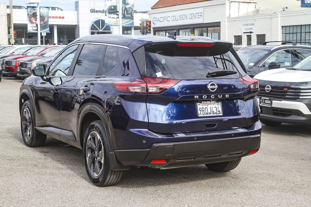 Certified 2024 Nissan Rogue SV w/ SV Premium Package FWD image 6