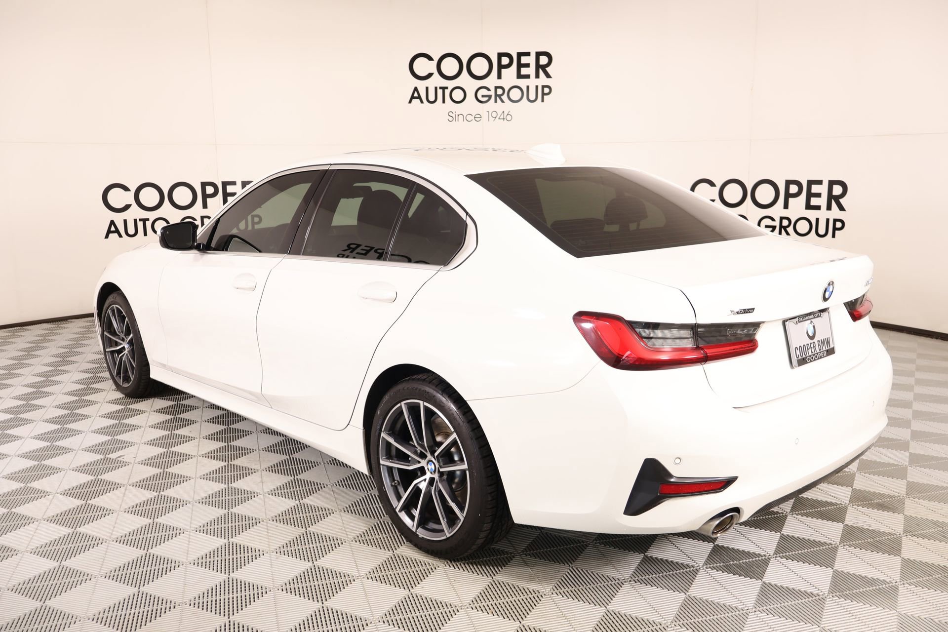 Used 2020 BMW 330i xDrive Sedan w/ Driving Assistance Package AWD/4WD image 24