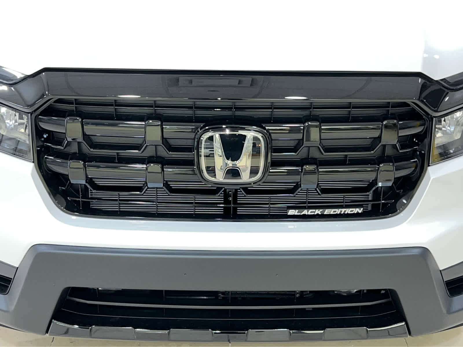 New 2026 Honda Ridgeline Black Edition image 9