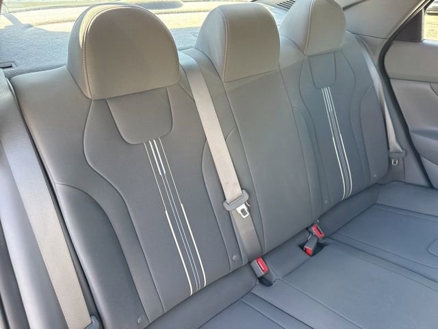 Used 2023 Hyundai Elantra SEL w/ Convenience Package image 25