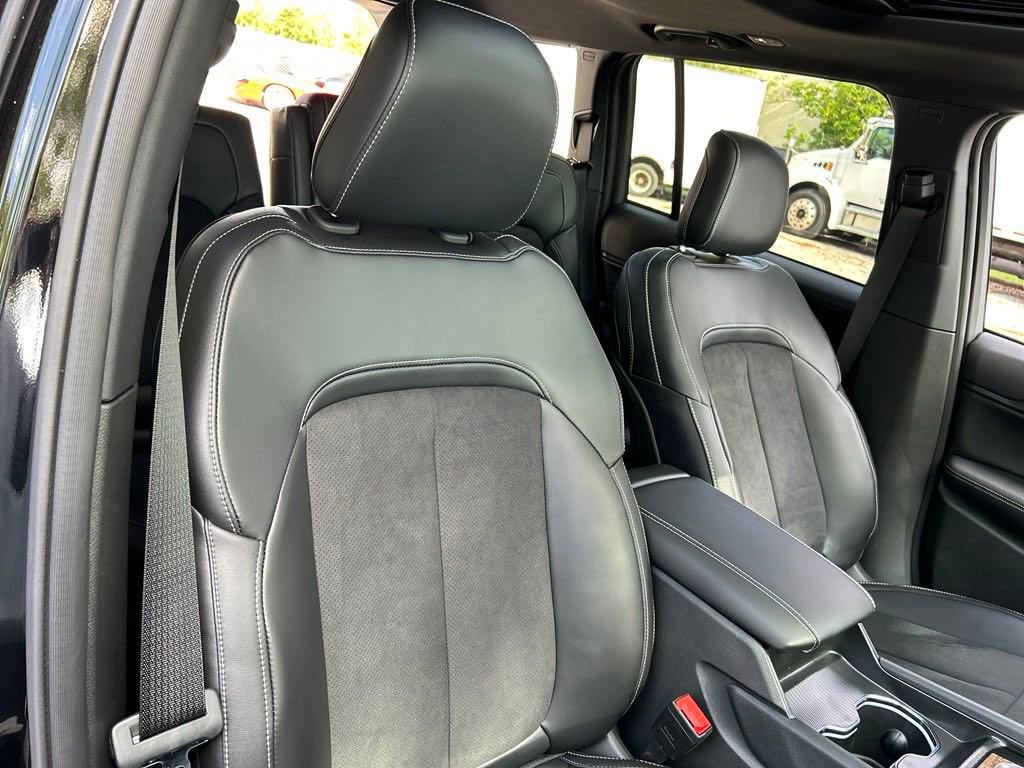 New 2024 Jeep Grand Cherokee Altitude RWD image 23