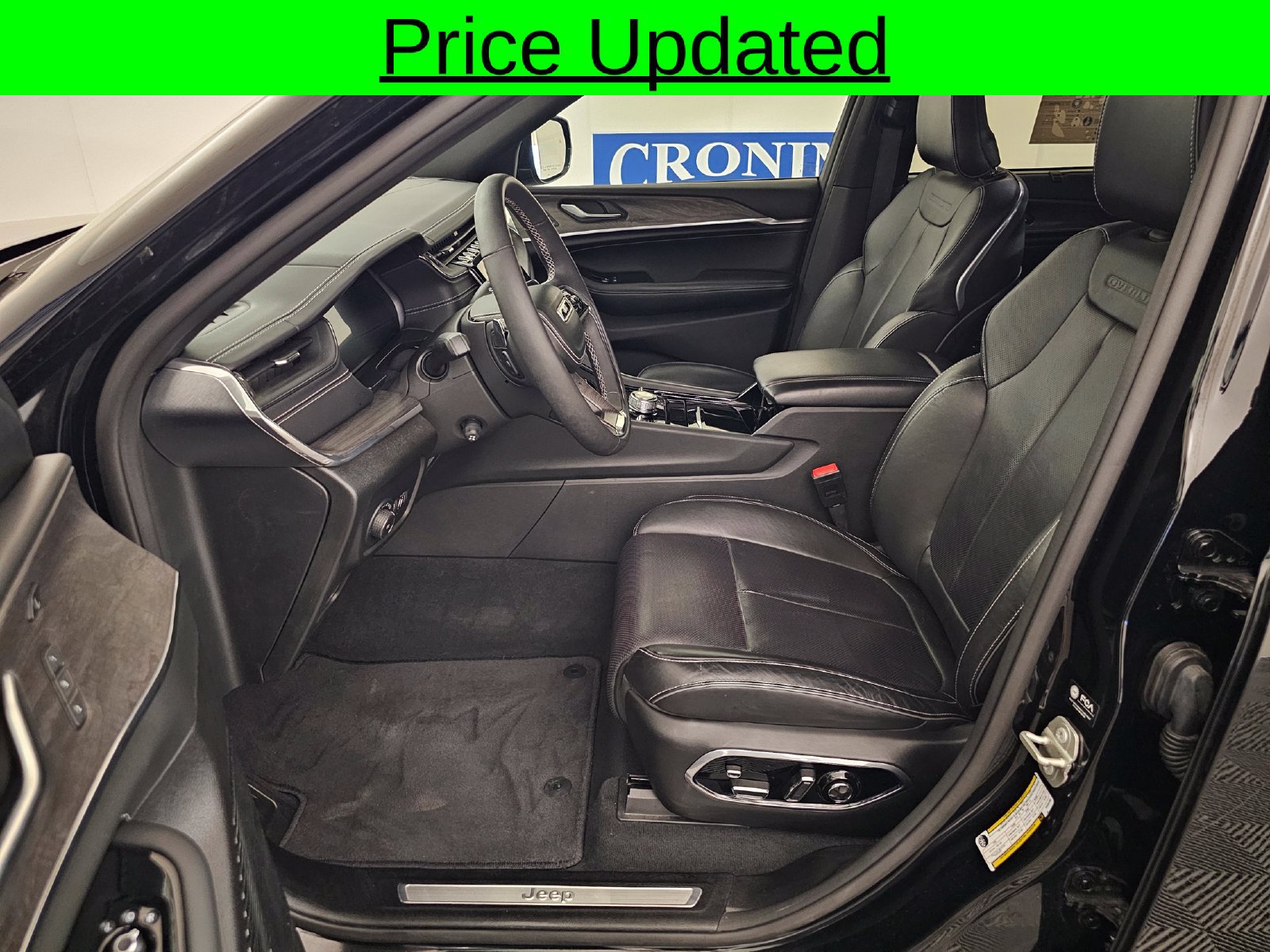 Used 2023 Jeep Grand Cherokee Overland w/ Luxury Tech Group IV AWD/4WD image 5