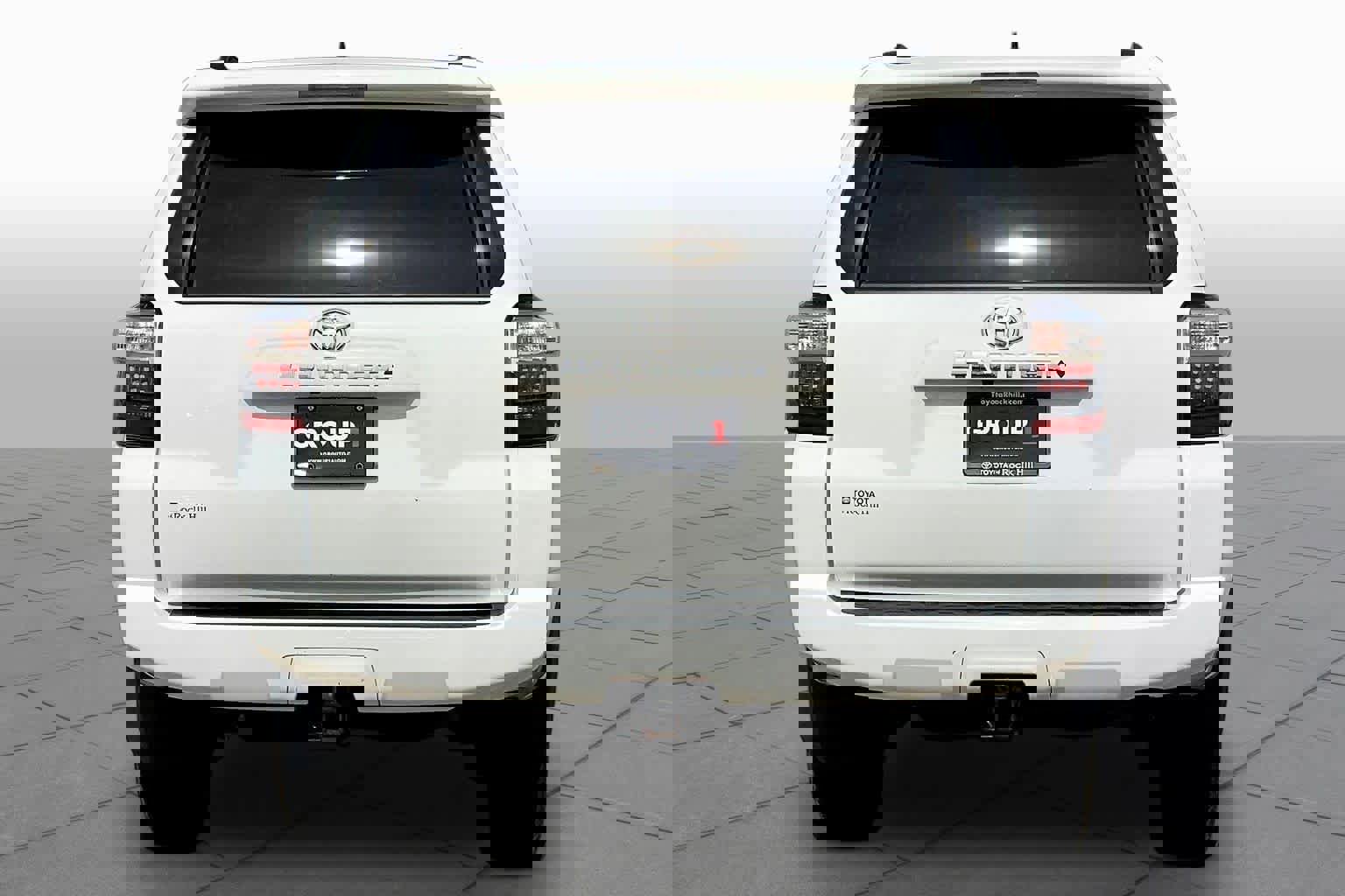 Used 2024 Toyota 4Runner SR5 AWD/4WD image 5