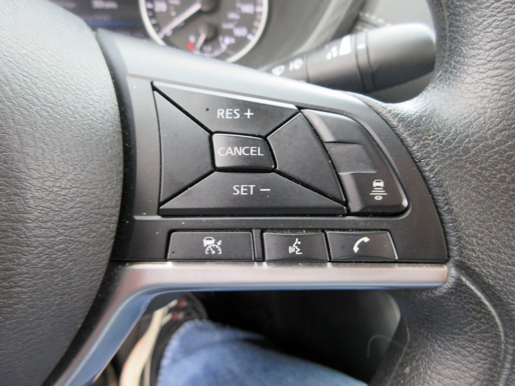 Used 2024 Nissan Sentra SV FWD image 25