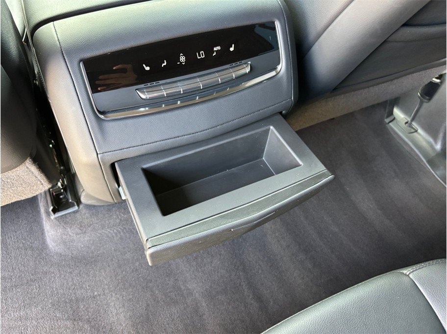 Used 2022 Cadillac Escalade Luxury RWD image 45