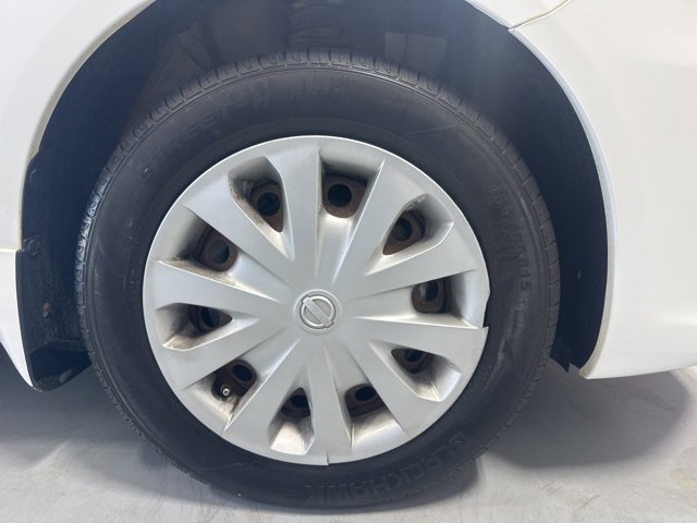 Used 2016 Nissan Versa SV image 4