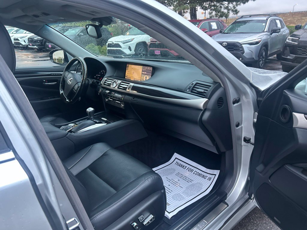 Used 2013 Lexus LS 460 AWD w/ Comfort Pkg image 11