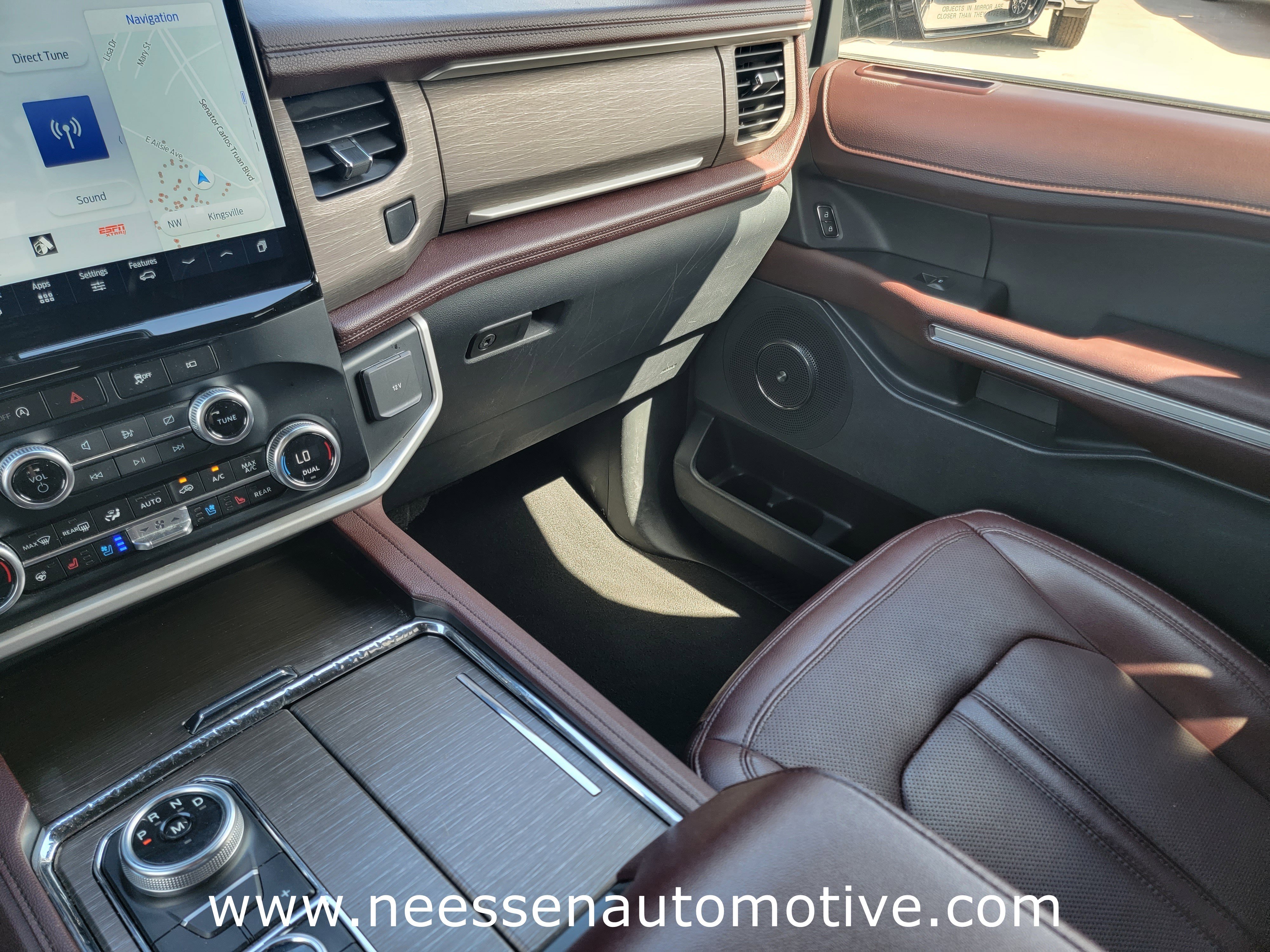 Used 2024 Ford Expedition Limited AWD/4WD image 27