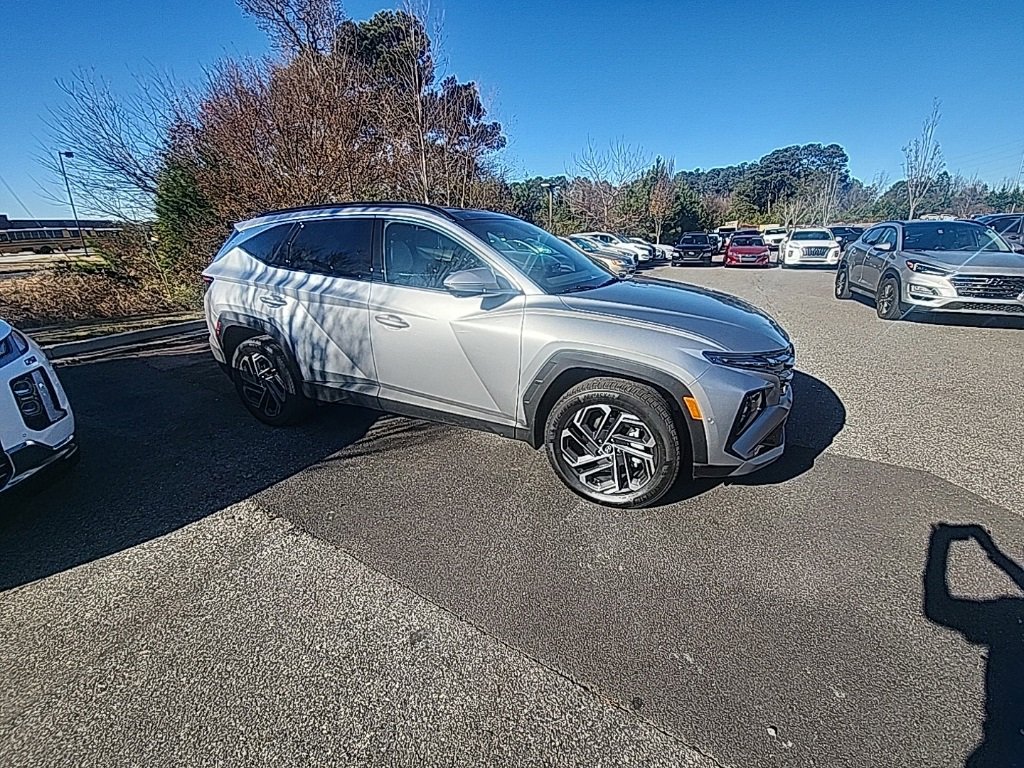 Certified 2025 Hyundai Tucson Limited image 3