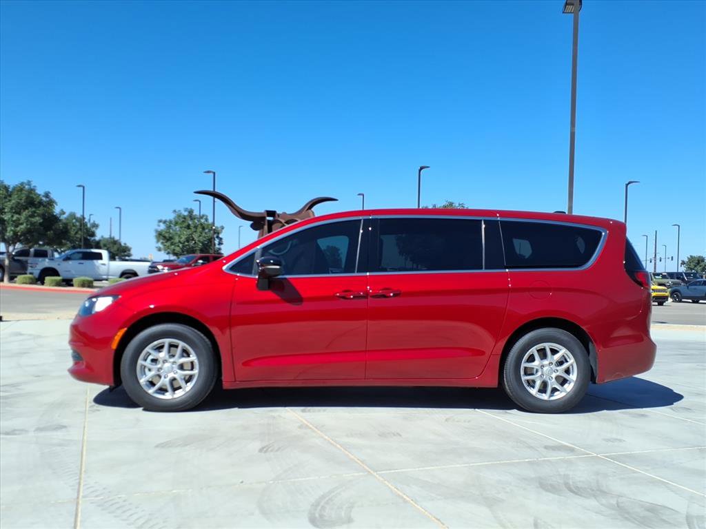 New 2026 Chrysler Voyager LX image 3