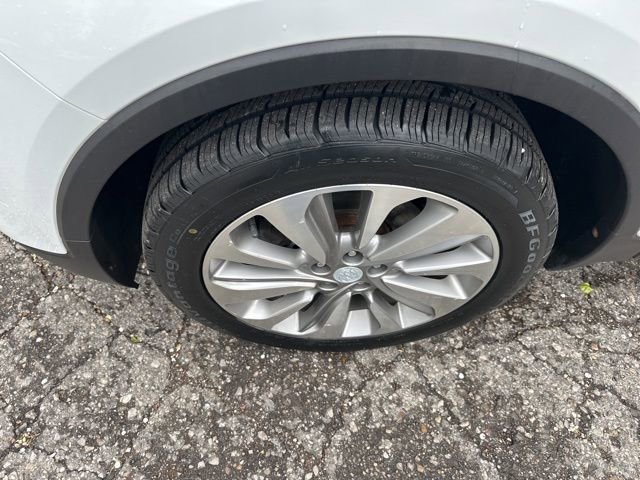 Used 2020 Buick Encore Preferred FWD image 10