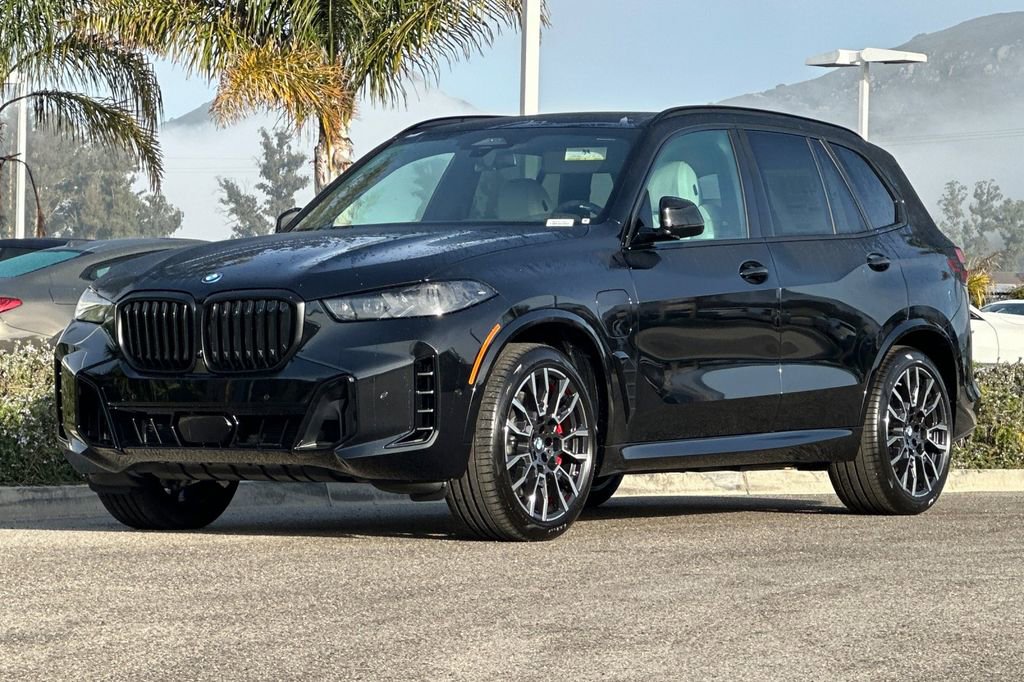 New 2026 BMW X5 xDrive50e w/ M Sport Package AWD/4WD image 7