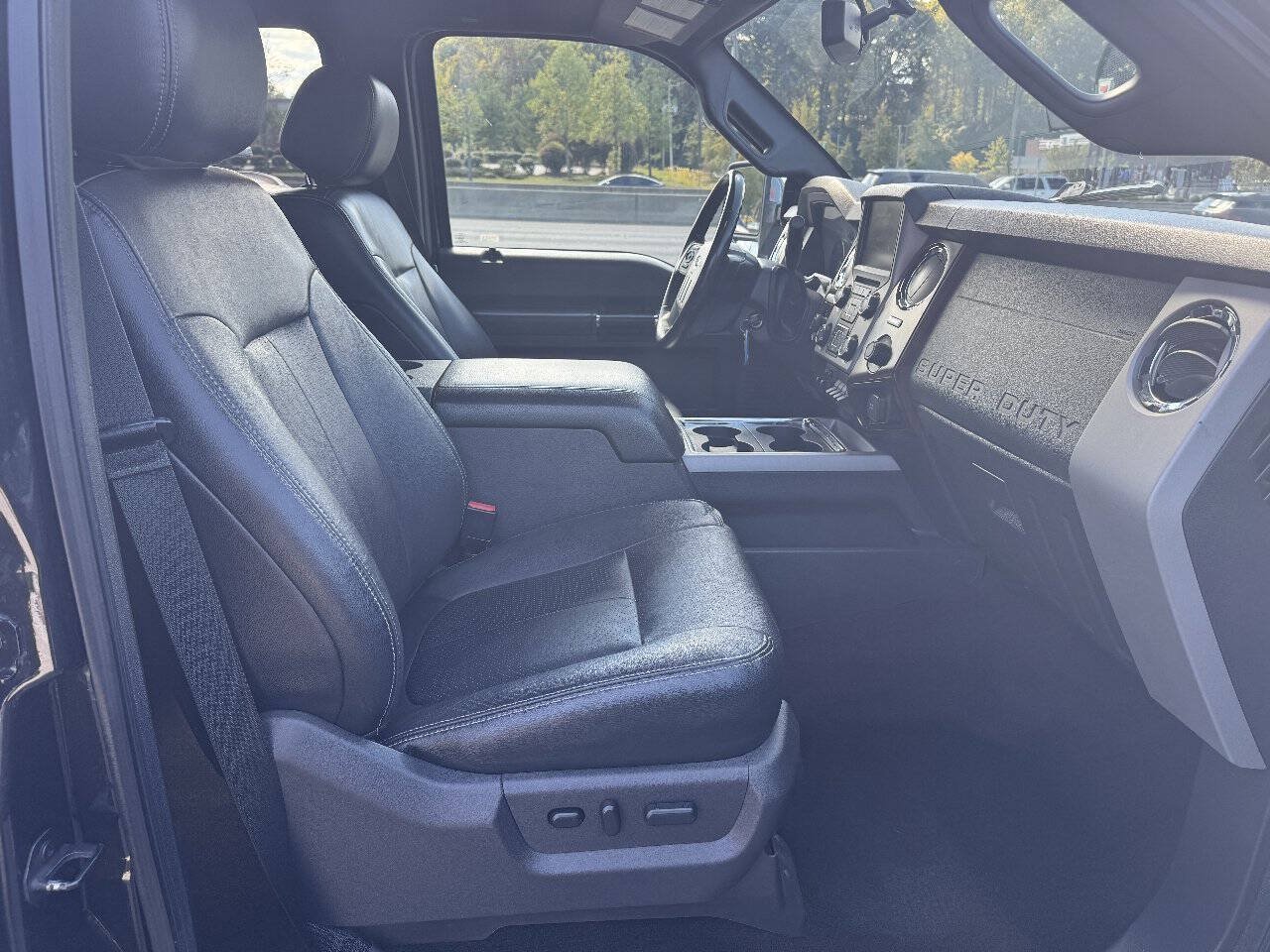 Used 2015 Ford F250 Lariat w/ Chrome Package AWD/4WD image 19