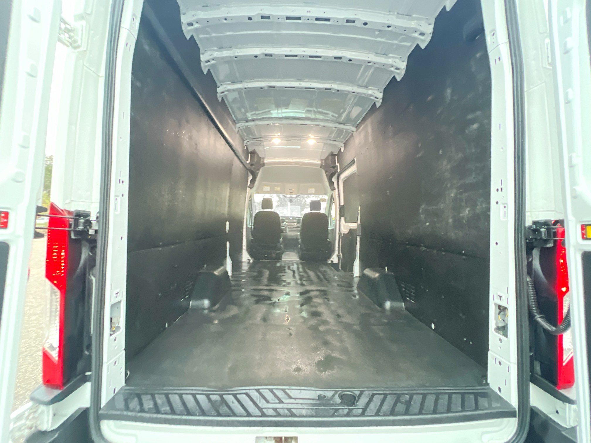 Used 2024 Ford Transit 250 148 High Roof Extended w/ Load Area Protection Package RWD image 33