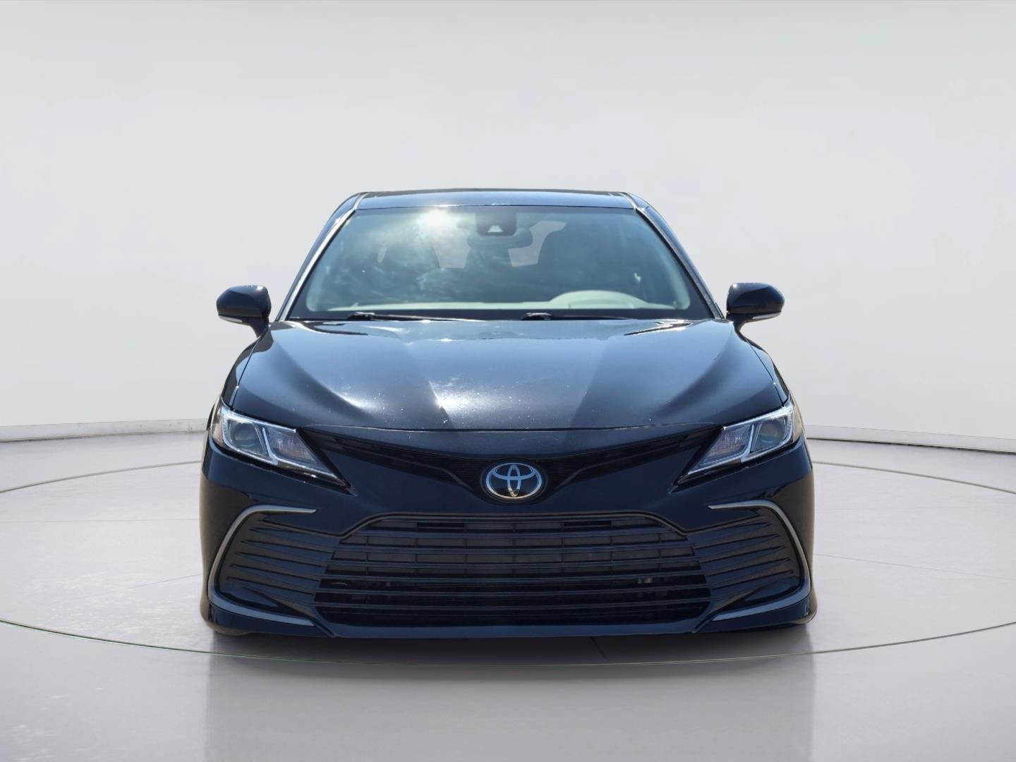 Used 2023 Toyota Camry LE w/ Convenience Package FWD image 2