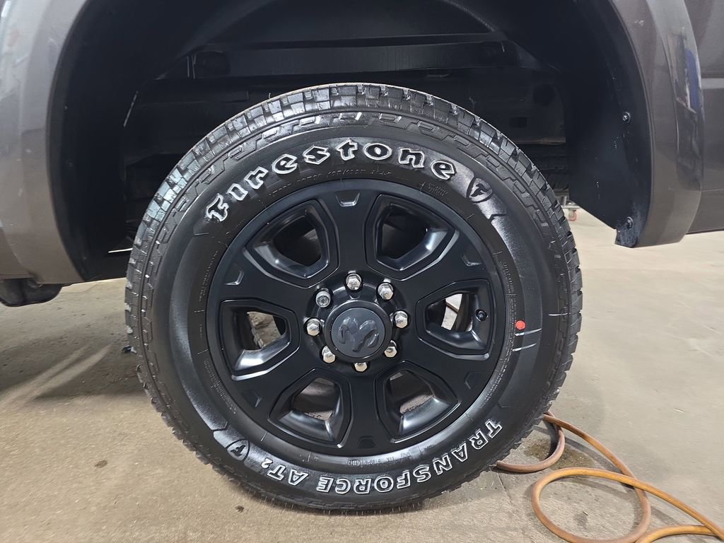 Used 2018 RAM 2500 Big Horn w/ Sport Appearance Group AWD/4WD image 32