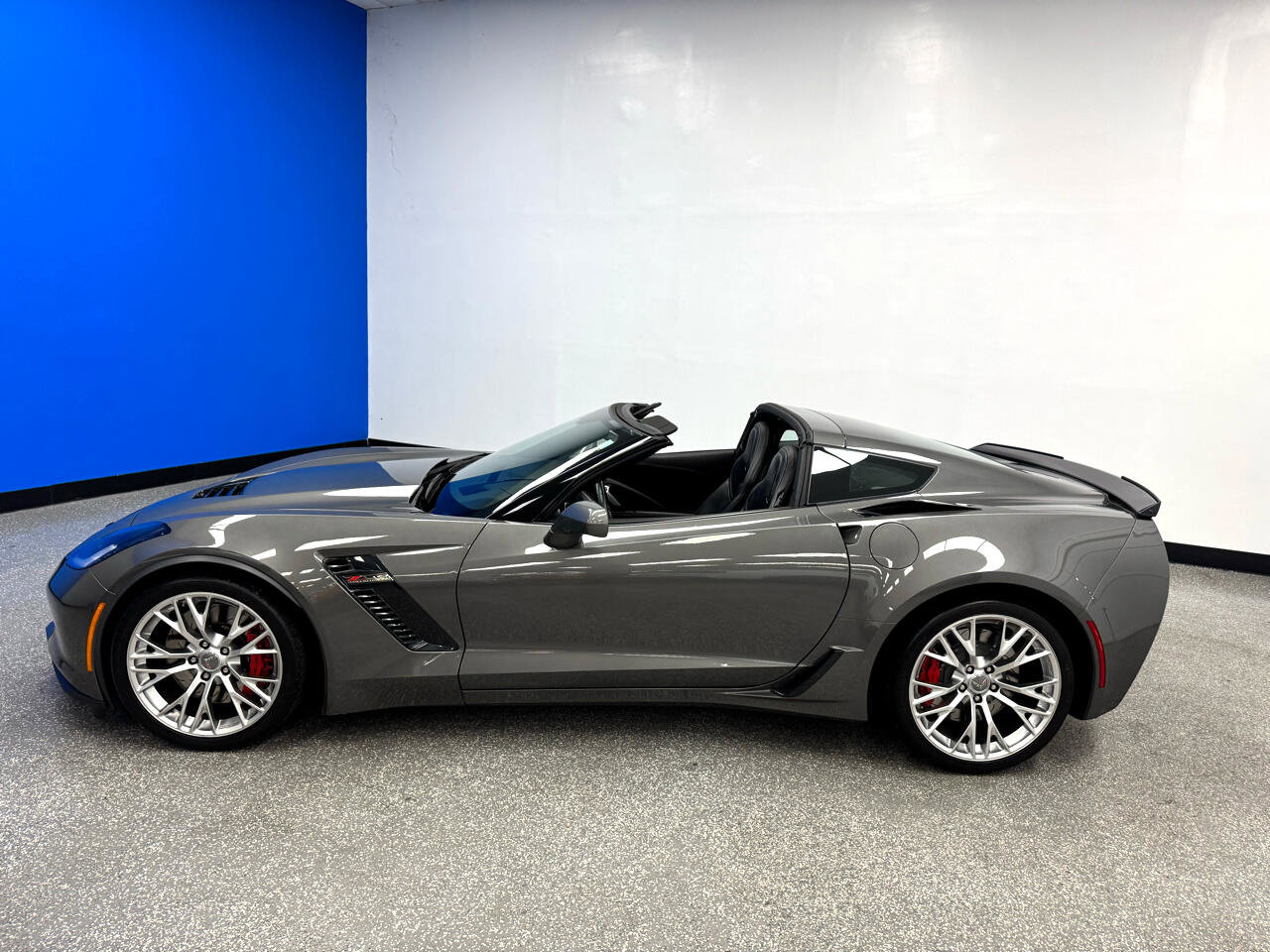 Used 2015 Chevrolet Corvette Z06 w/ 2LZ Preferred Equipment Group image 5