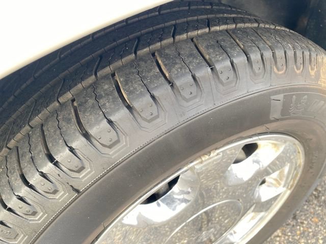 Used 2000 Cadillac De Ville Base w/ Comfort/Convenience Pkg image 18