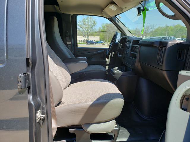 Used 2014 Chevrolet Express 1500 RWD image 16