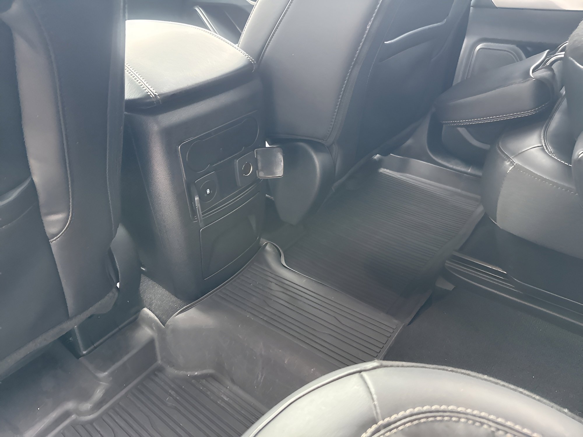 Used 2023 Ford Explorer XLT w/ Equipment Group 202A image 31