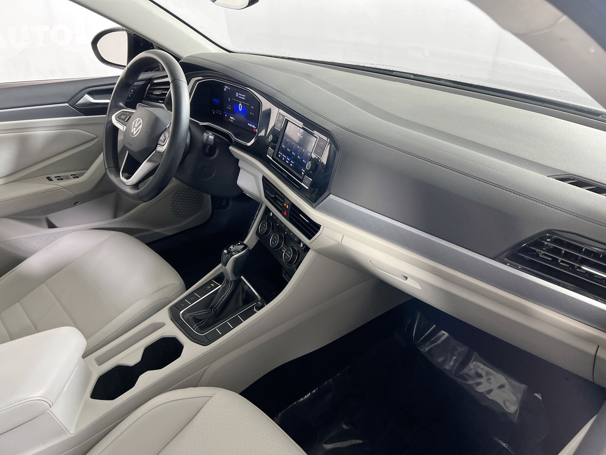 Used 2022 Volkswagen Jetta SE image 28