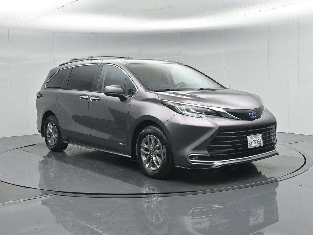 Used 2021 Toyota Sienna XLE FWD image 61