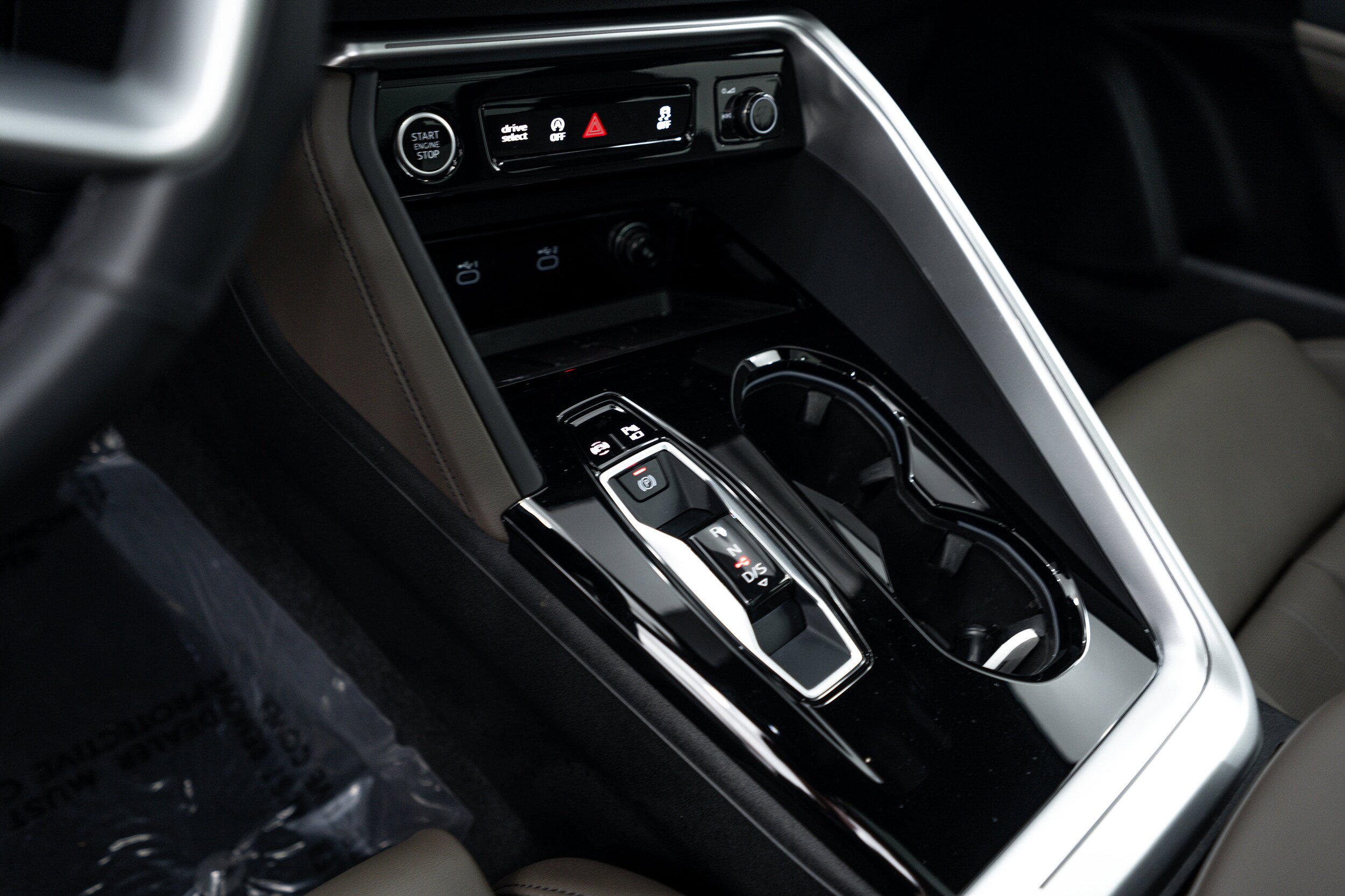 Used 2025 Audi Q5 Premium Plus w/ Premium Plus AWD/4WD image 12