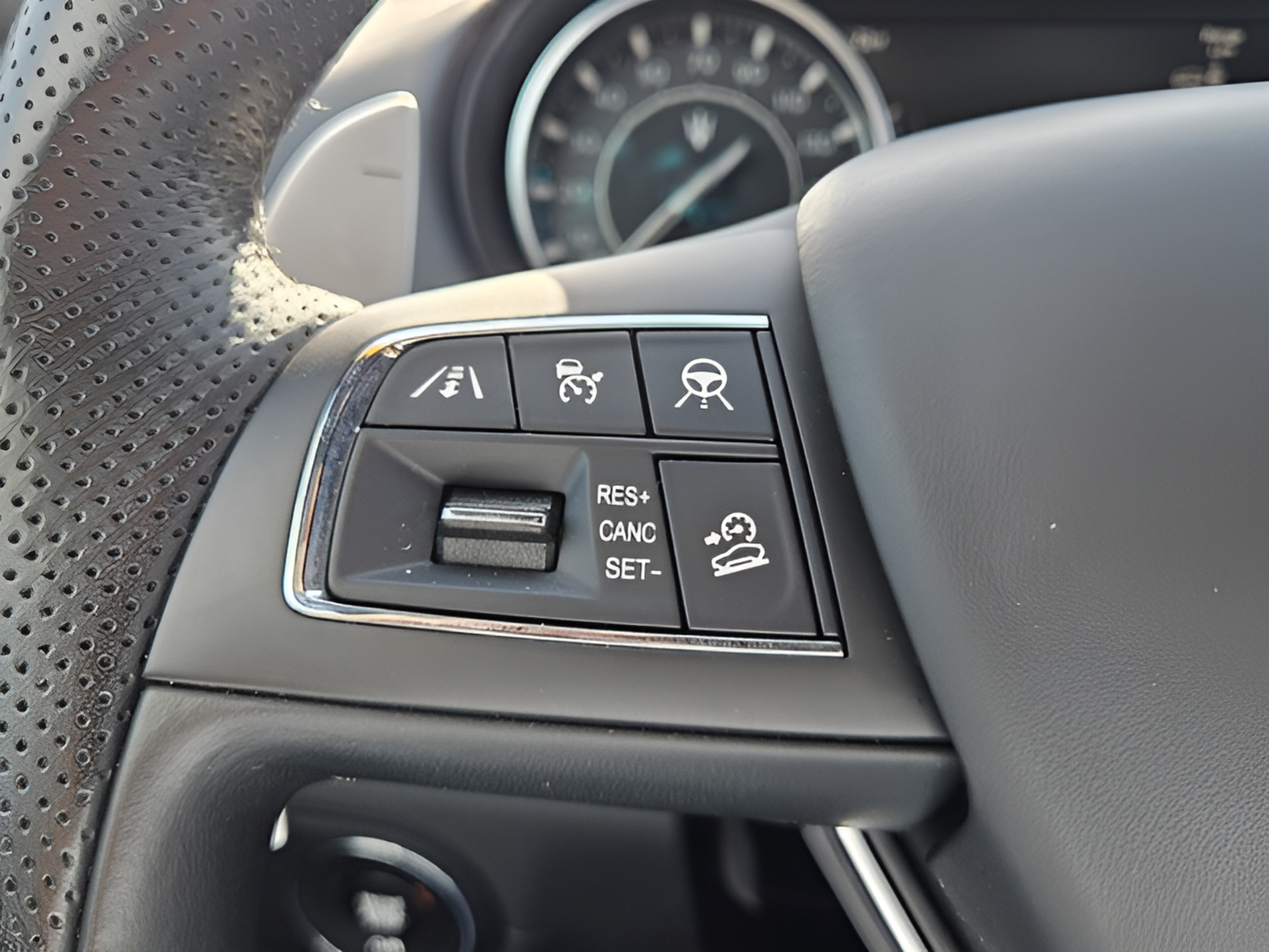 Used 2024 Maserati Levante Modena Ultima AWD/4WD image 28