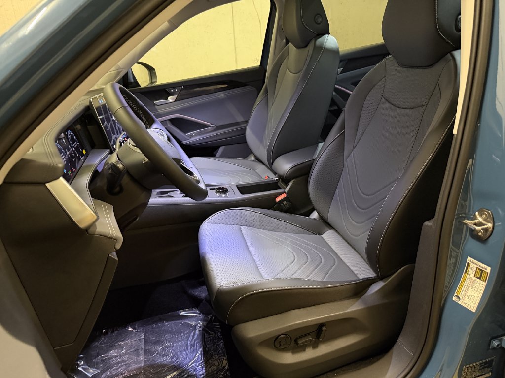 New 2026 Volkswagen Tiguan SE AWD/4WD image 11