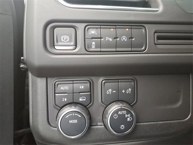 Used 2024 Chevrolet Suburban LT image 14