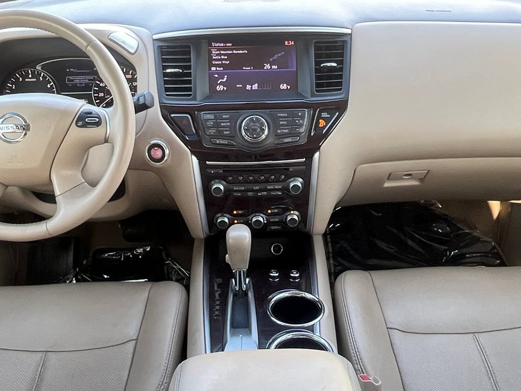 Used 2014 Nissan Pathfinder Platinum w/ Platinum Premium Package FWD image 3
