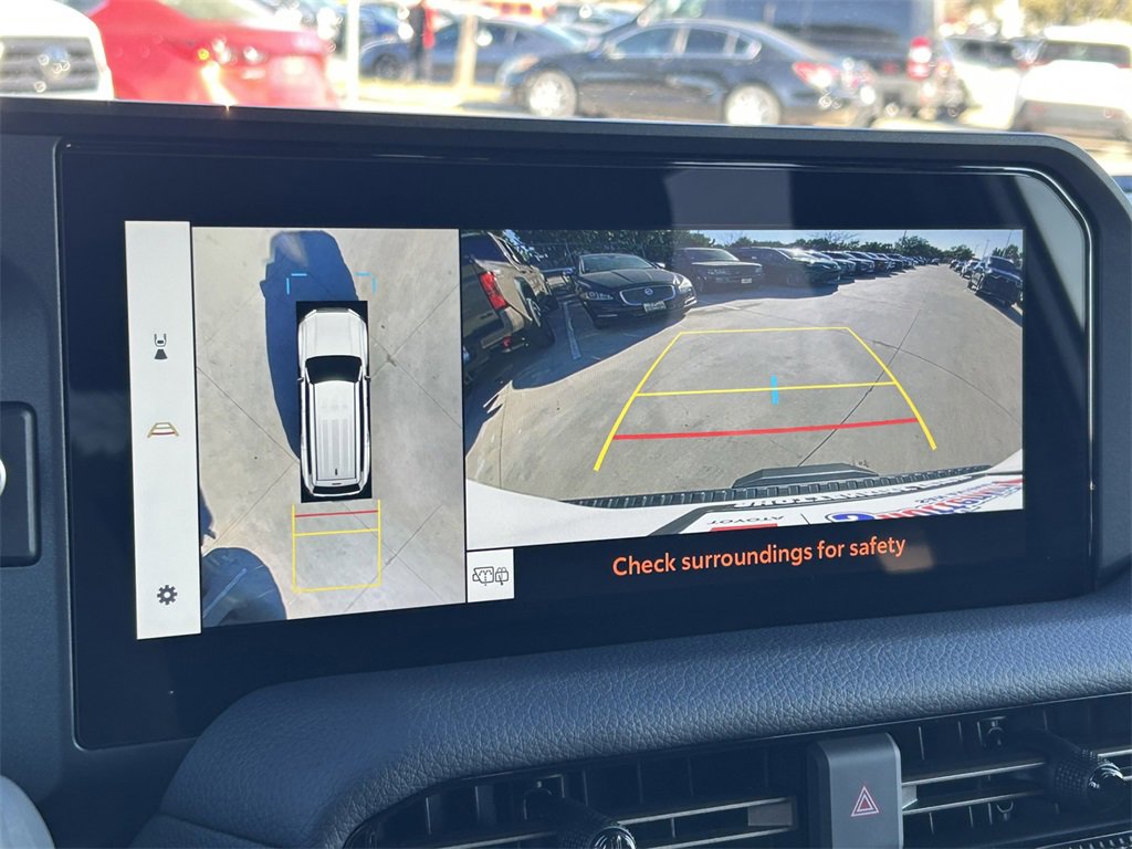 Used 2025 Toyota Land Cruiser image 44