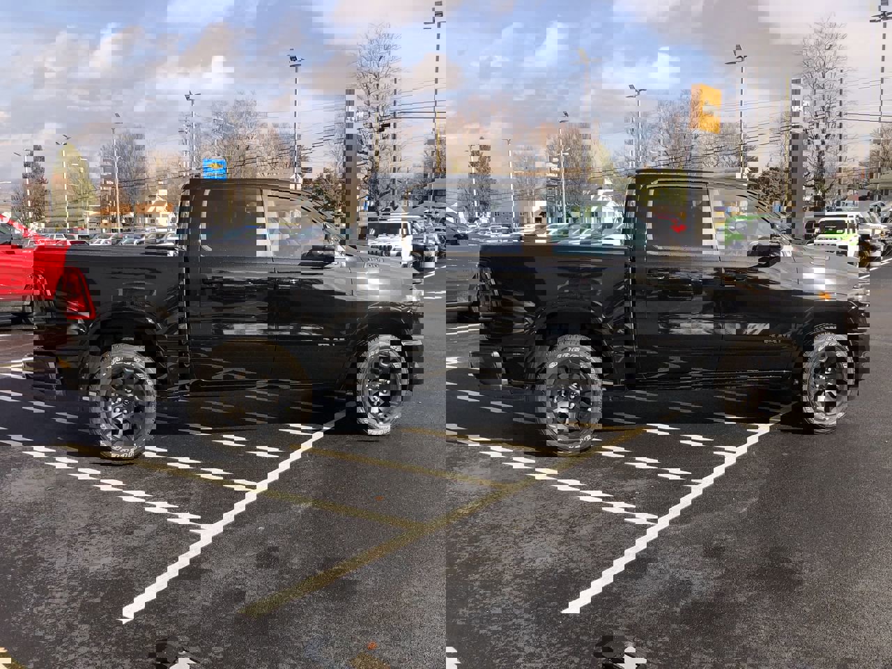 New 2026 RAM 1500 4x4 Crew Cab image 14