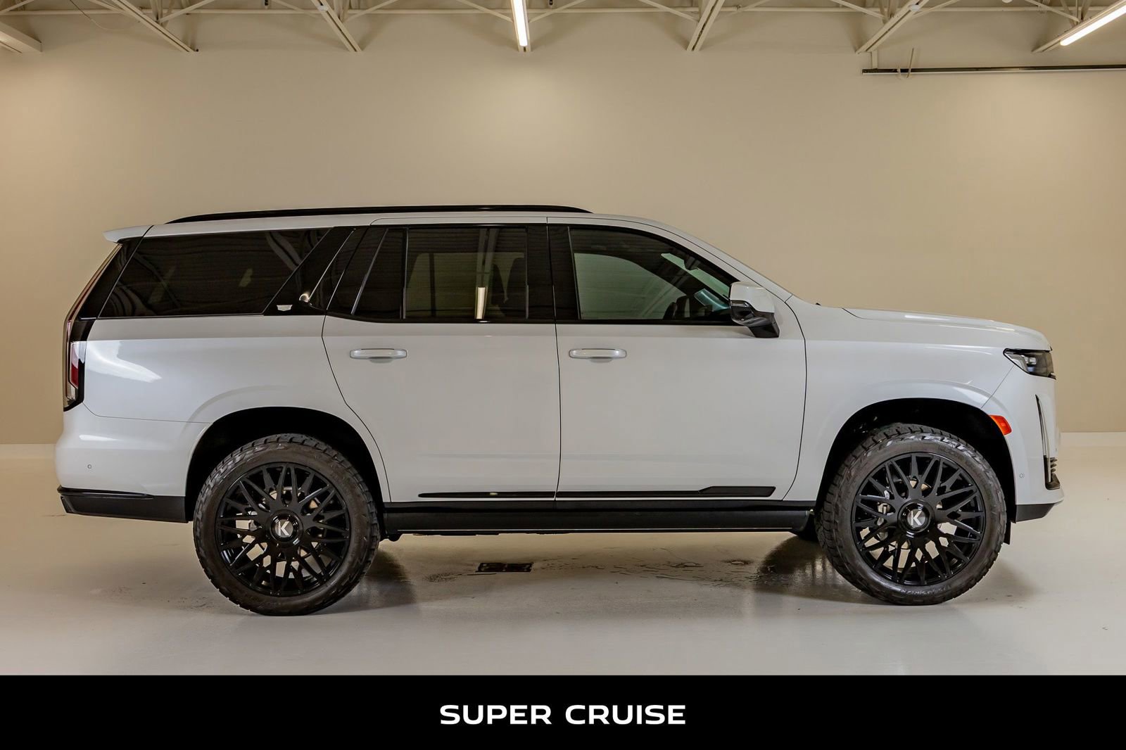 Used 2024 Cadillac Escalade Sport Platinum w/ LPO, ONYX Package AWD/4WD image 10