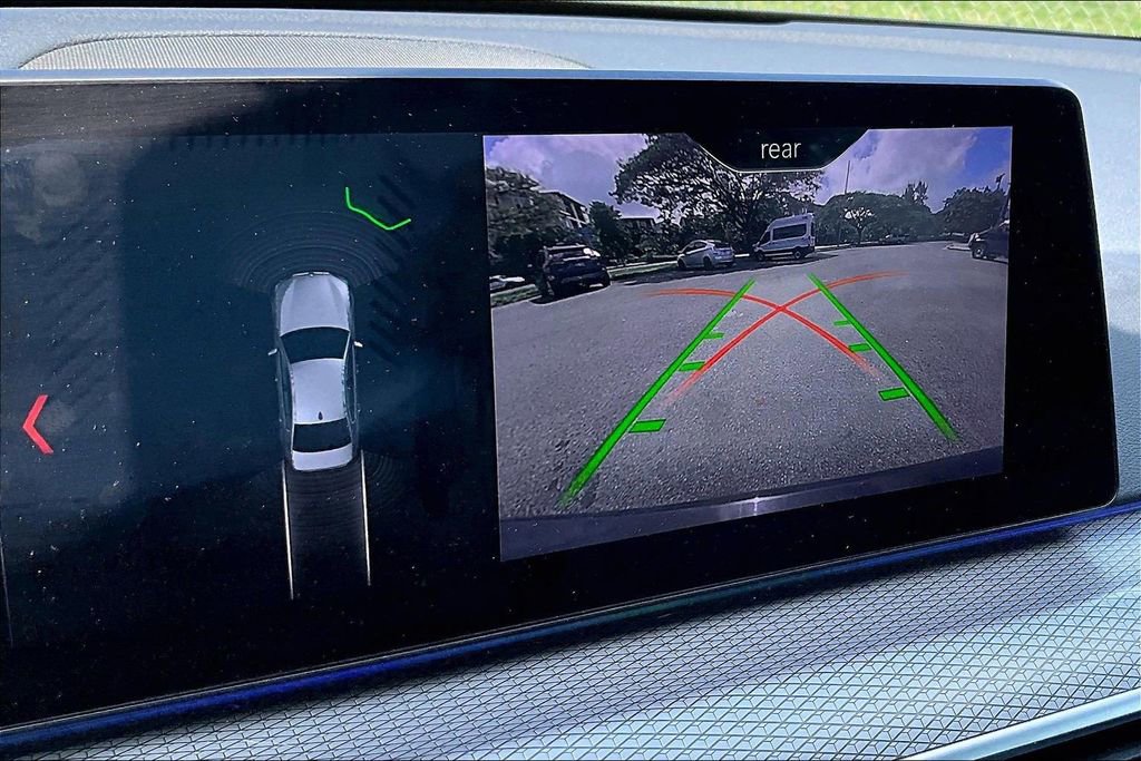 Used 2019 BMW 530e w/ M Sport Package image 23