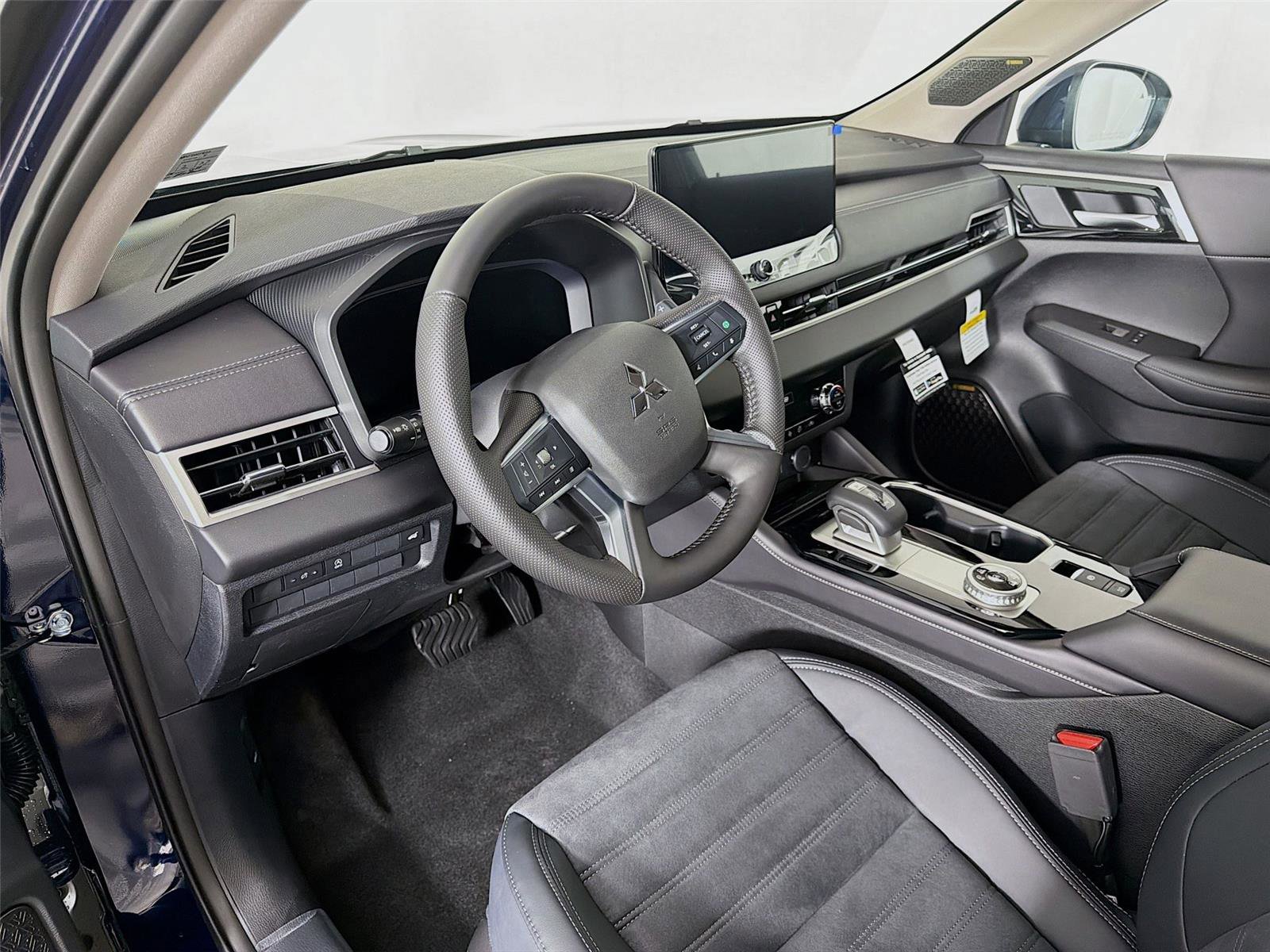 New 2026 Mitsubishi Outlander Ralliart image 9