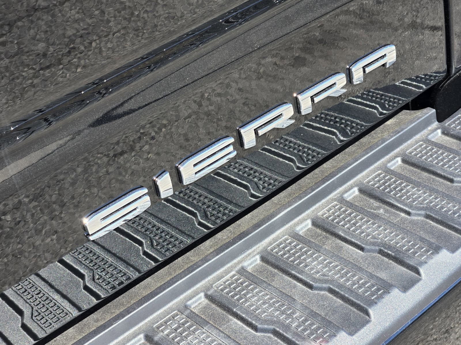 New 2026 GMC Sierra 1500 Denali w/ Denali Reserve Package image 13