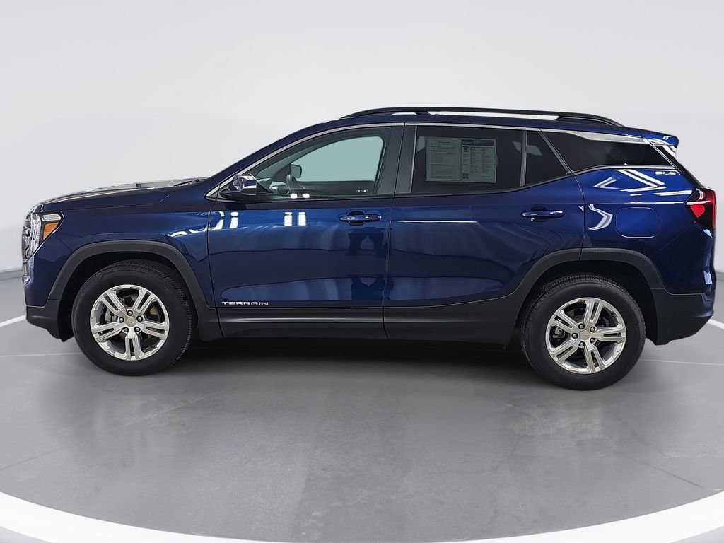 Certified 2022 GMC Terrain SLE w/ Driver Convenience Package image 9