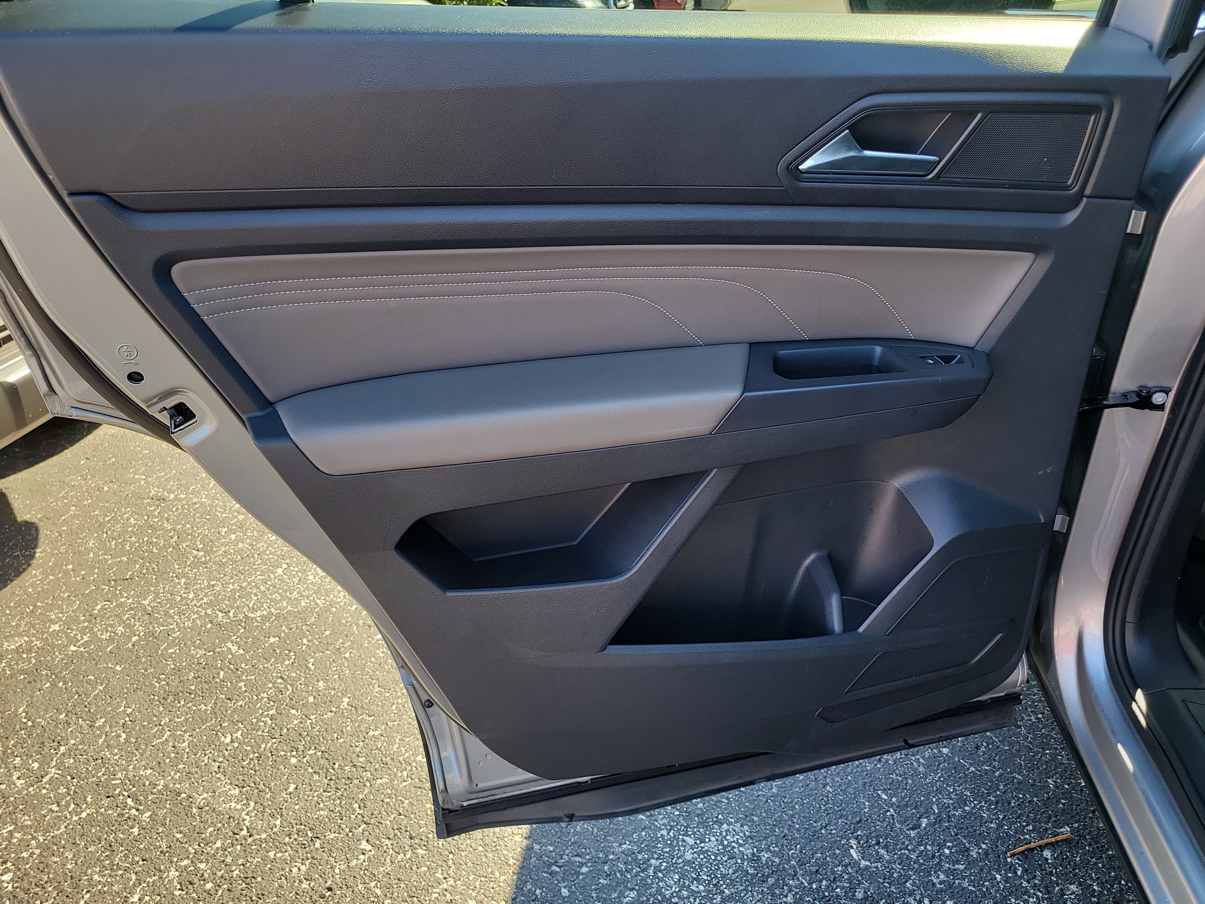 Used 2021 Volkswagen Atlas Cross Sport SE image 13