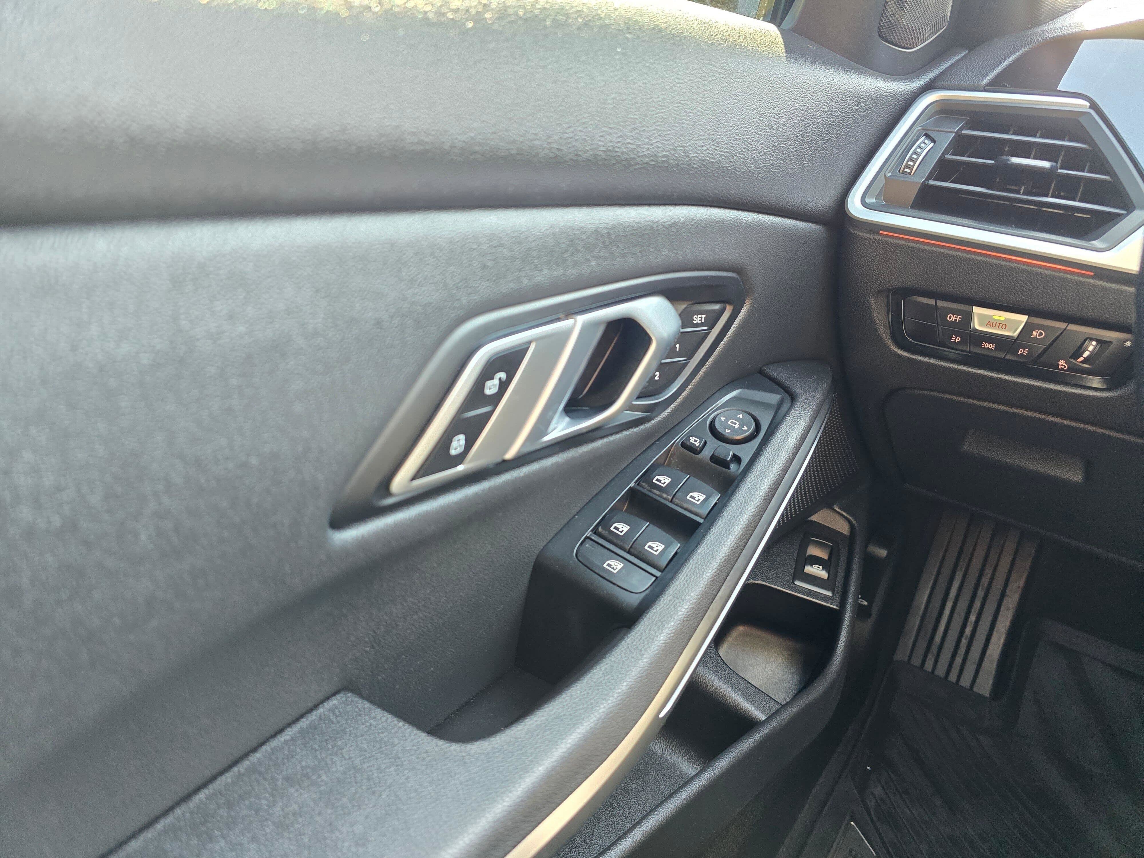 Used 2021 BMW 330i xDrive Sedan w/ Convenience Package image 29