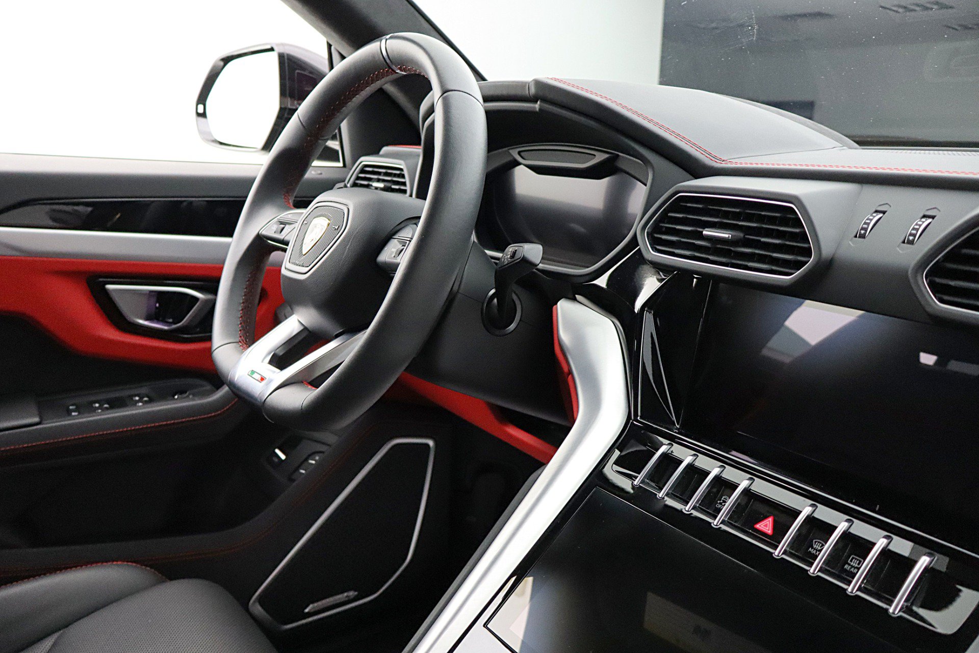 Used 2024 Lamborghini Urus S AWD/4WD image 37