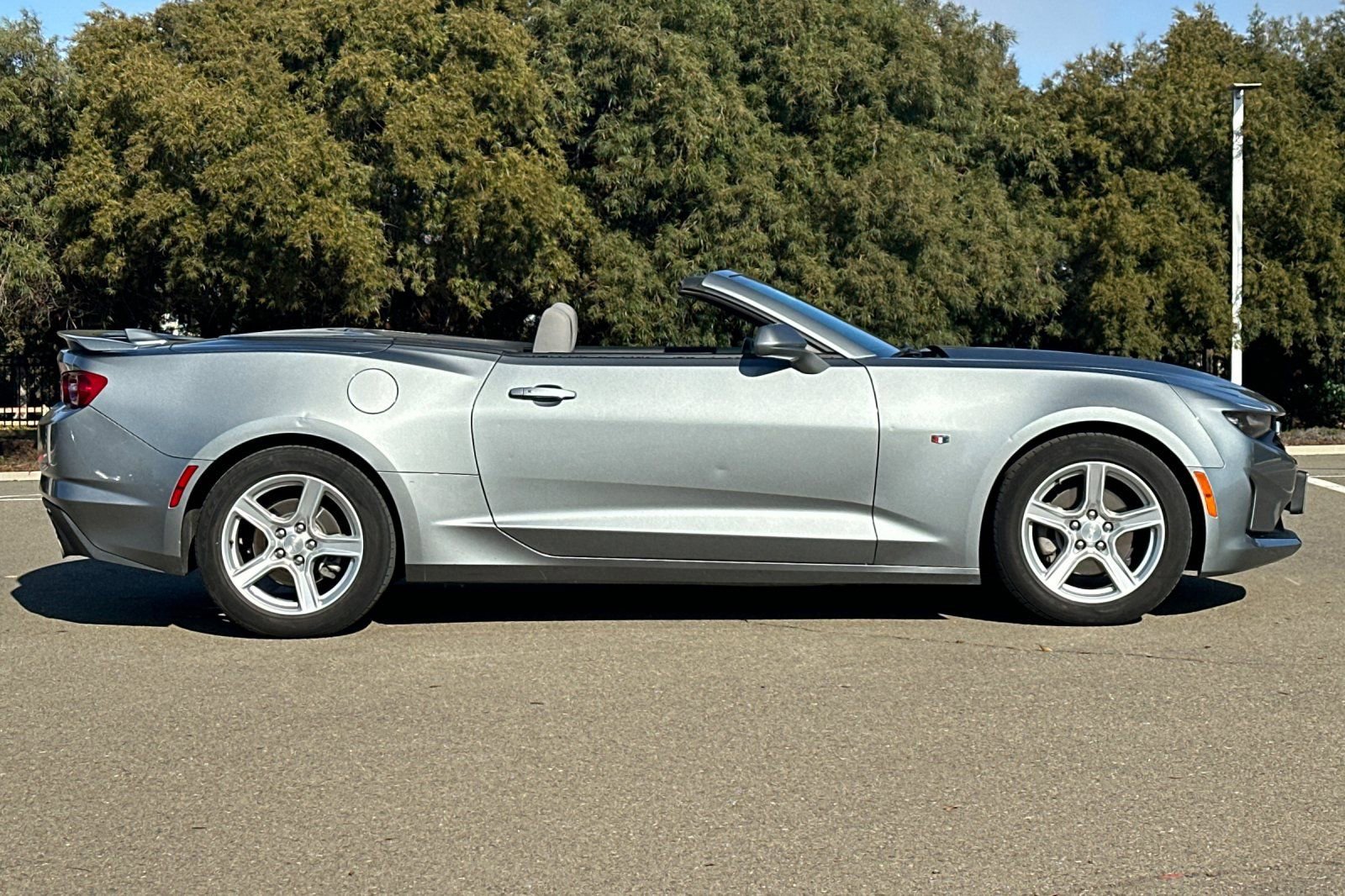Used 2023 Chevrolet Camaro LT image 3
