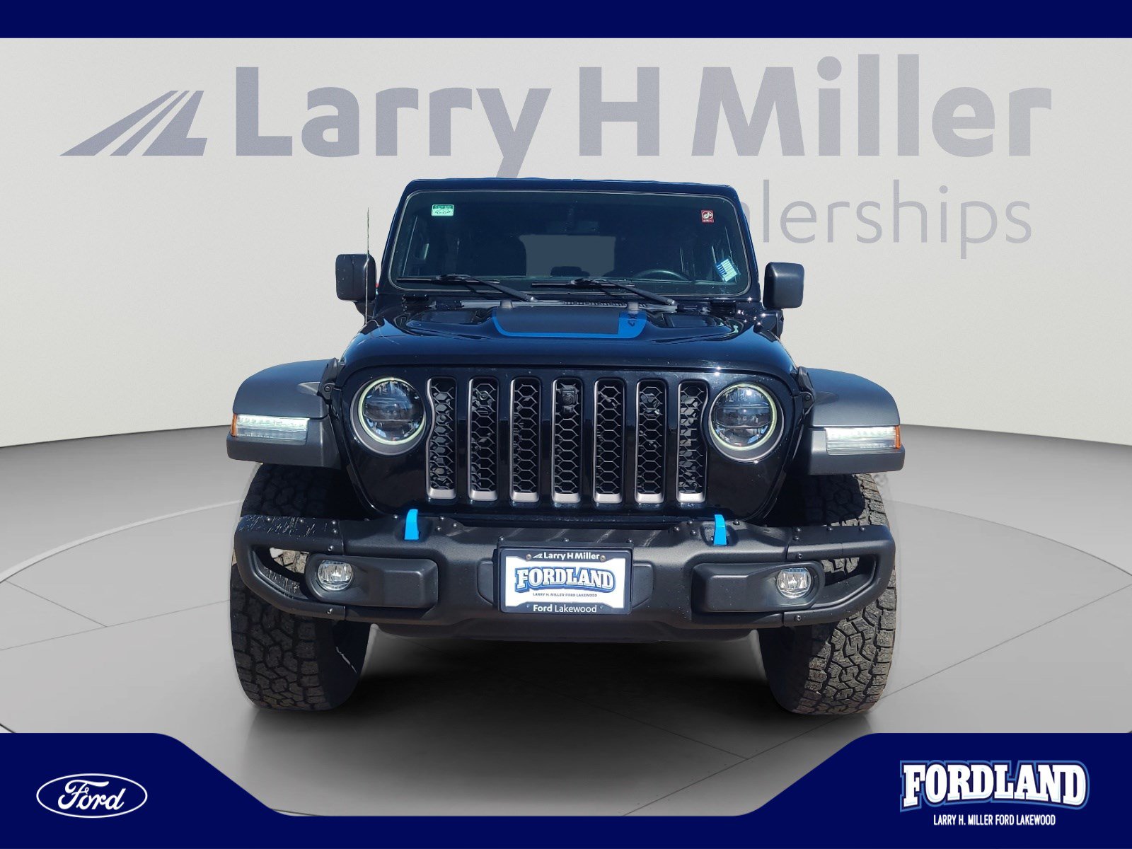 Used 2023 Jeep Wrangler Unlimited Rubicon 4xe w/ Steel Bumper Group AWD/4WD image 8