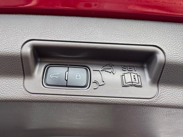 Used 2023 Ford Explorer Platinum w/ Technology Package image 34