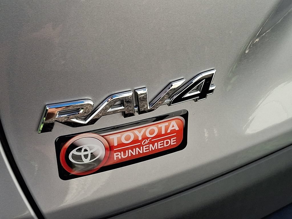 Certified 2024 Toyota RAV4 LE AWD/4WD image 31
