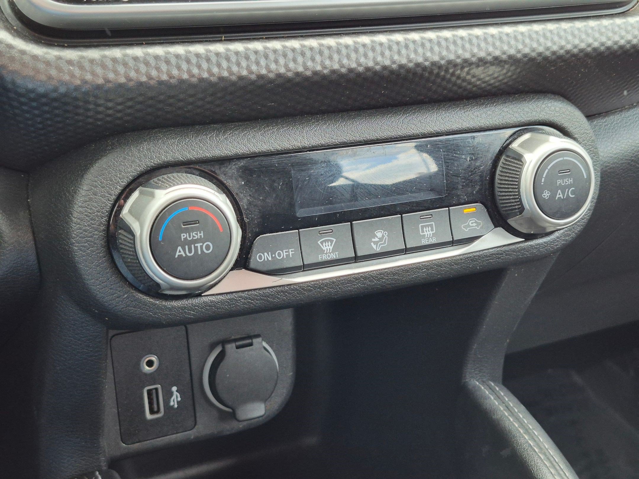 Used 2019 Nissan Kicks SV FWD image 24